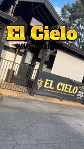 Instagram post by @fanyamour