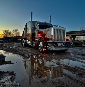 Instagram post by @the_717_trucker