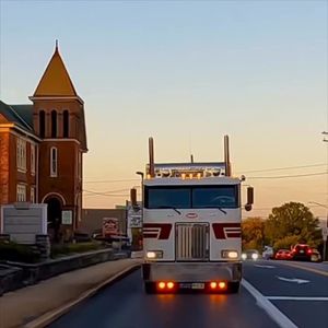 Instagram post by @the_717_trucker